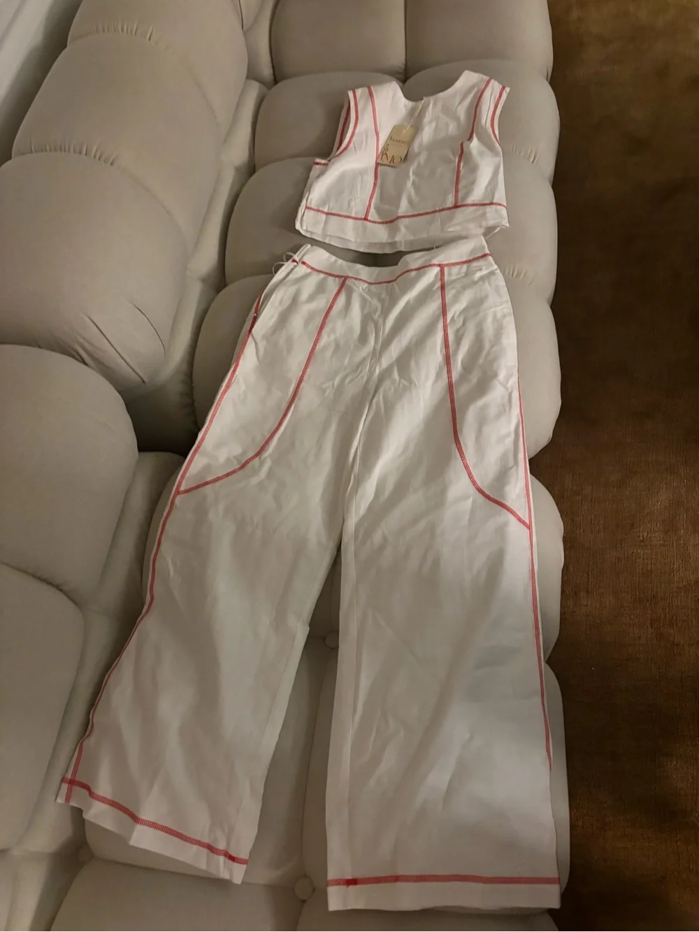White Wide-Leg Pants & Cropped Tank Set with Pink Piping